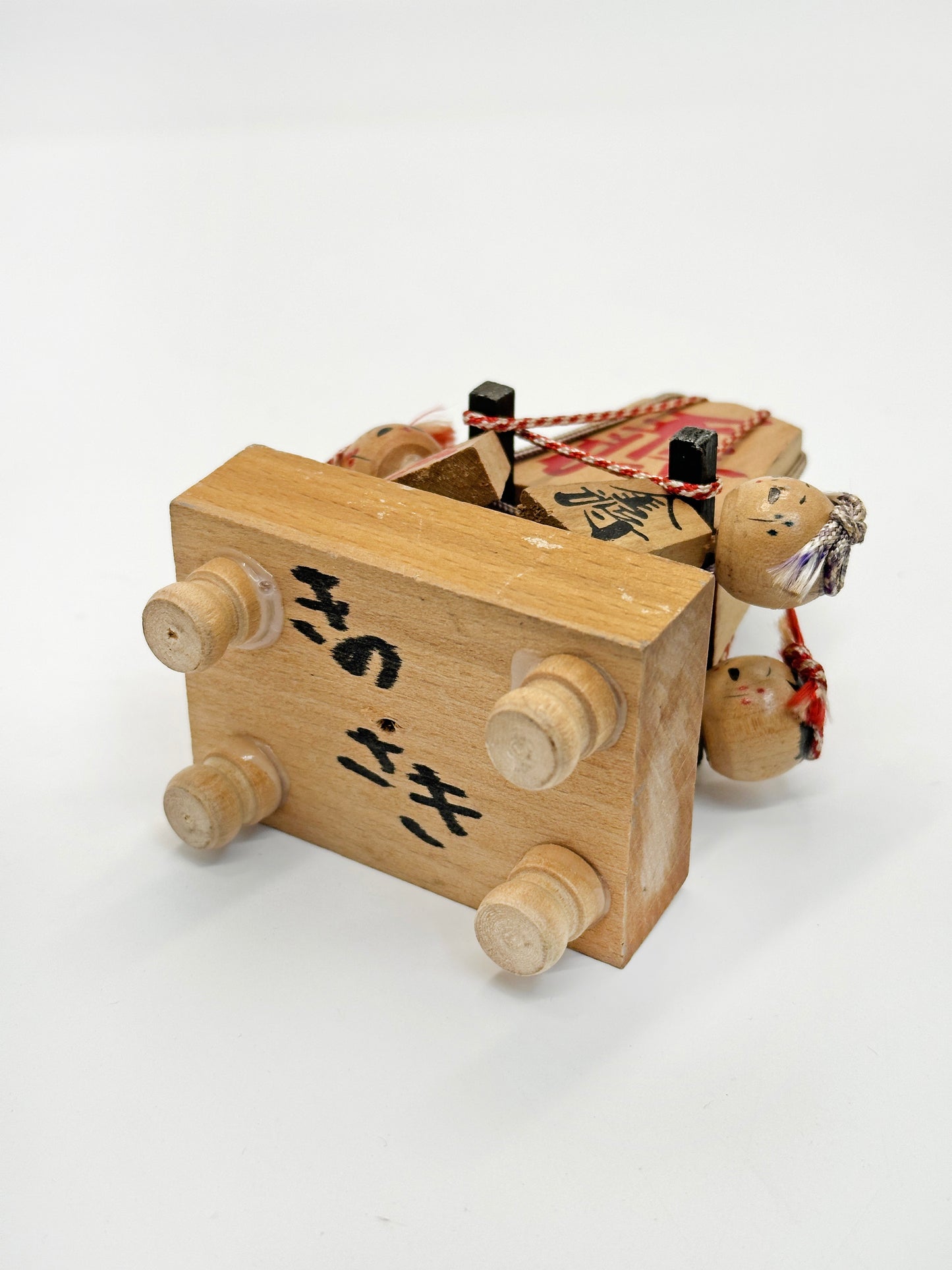K10195 - Muñeca Kokeshi de ajedrez Shogi Omikoshi 将棋おみこし