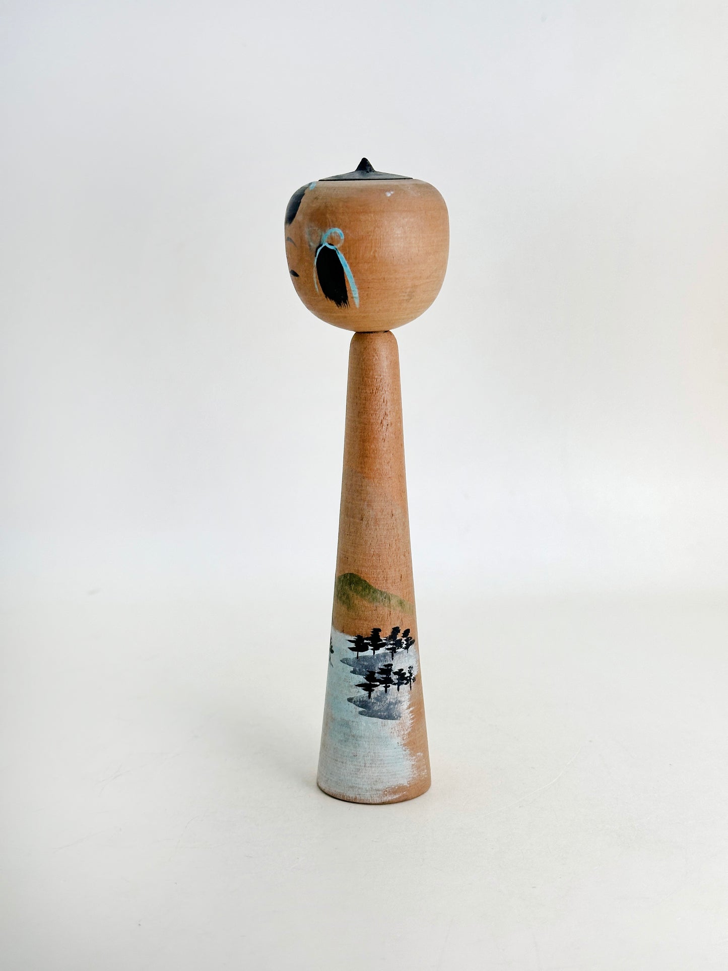 K15126 - Omiyage kokeshi doll︱Shirakaba Lake 白樺湖