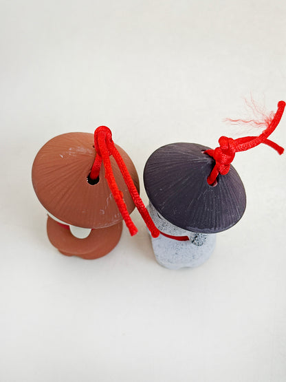 CB285 - Dorei Clay Bell Kasa Jizō 笠地蔵