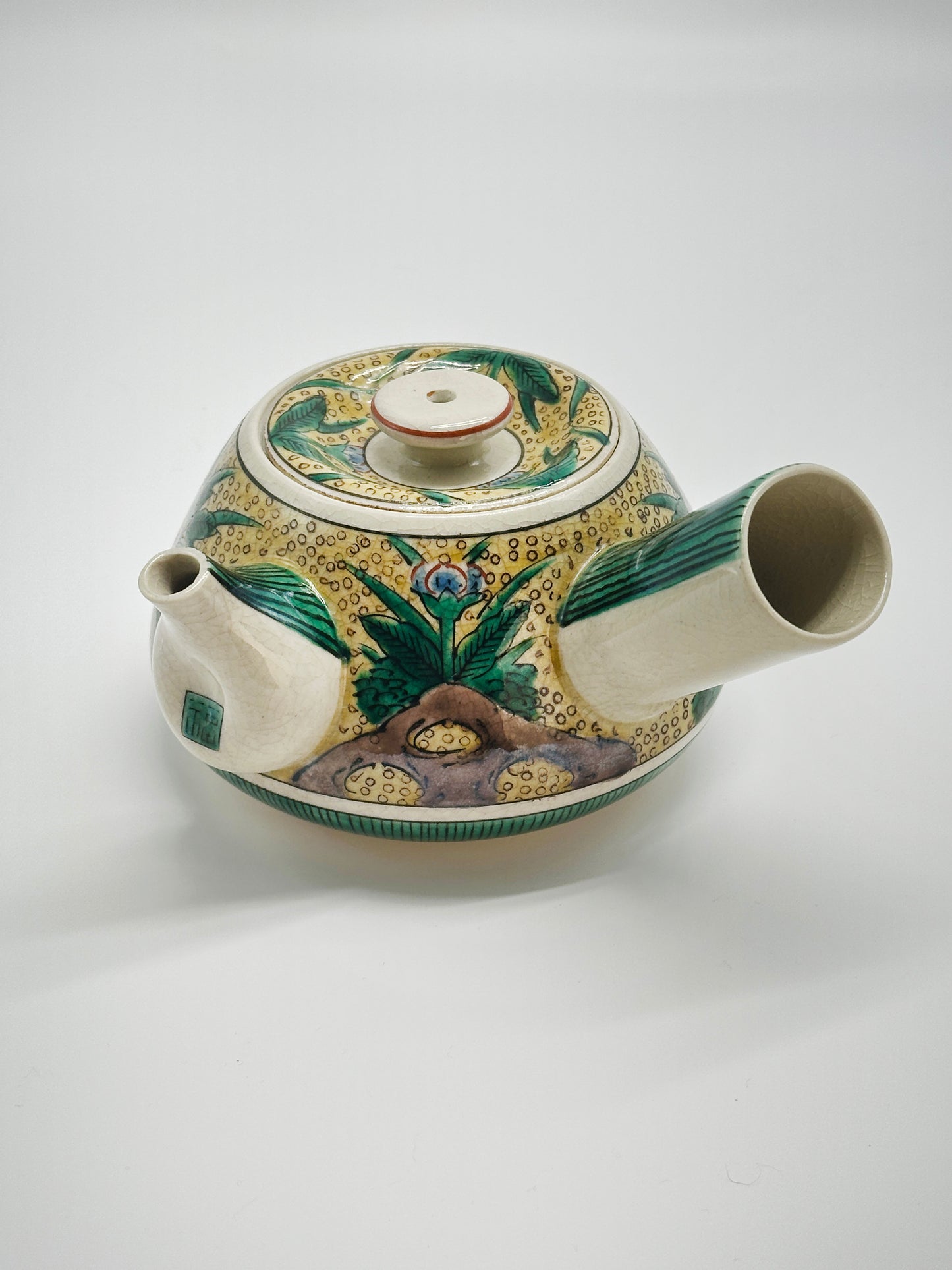 TB64 - Vintage Kutani-yaki Yoshidaya Teapot 九谷焼 吉田屋