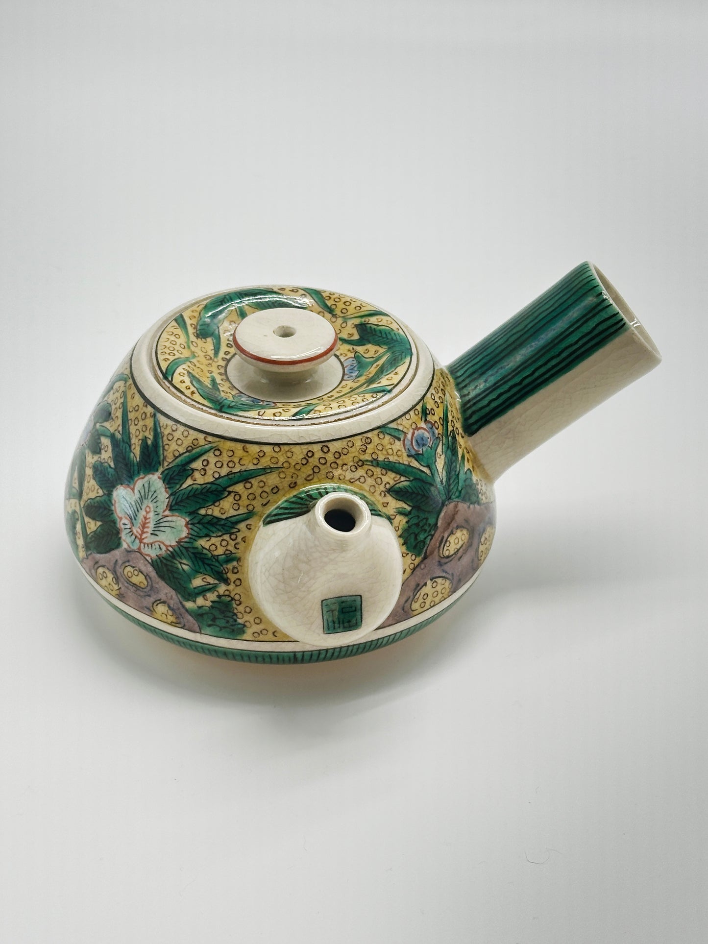 TB64 - Vintage Kutani-yaki Yoshidaya Teapot 九谷焼 吉田屋