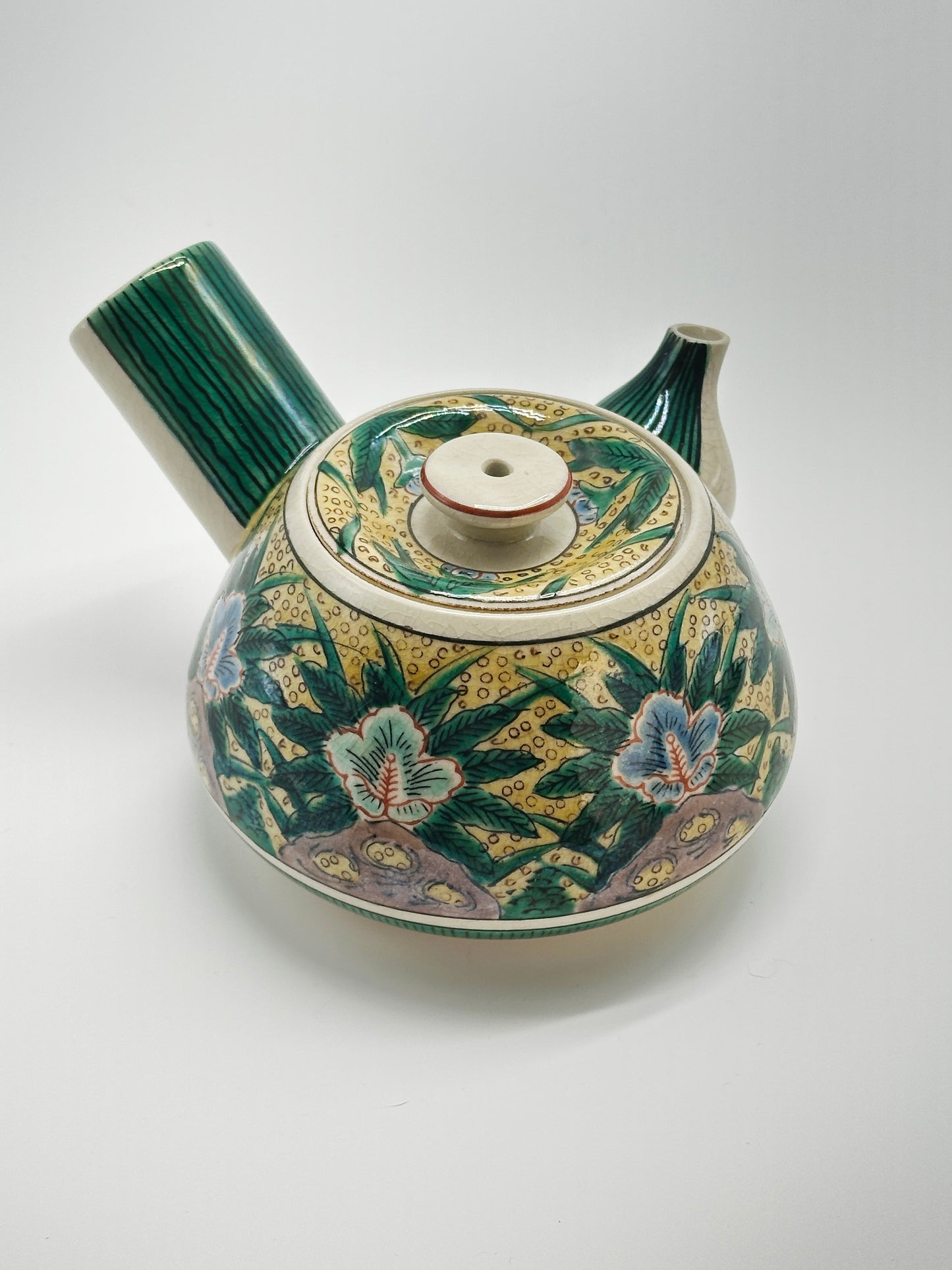 TB64 - Vintage Kutani-yaki Yoshidaya Teapot 九谷焼 吉田屋