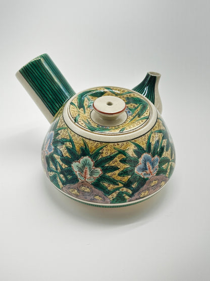TB64 - Vintage Kutani-yaki Yoshidaya Teapot 九谷焼 吉田屋