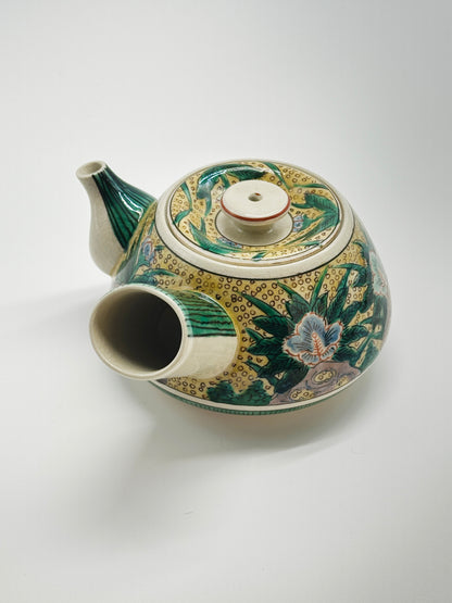 TB64 - Vintage Kutani-yaki Yoshidaya Teapot 九谷焼 吉田屋