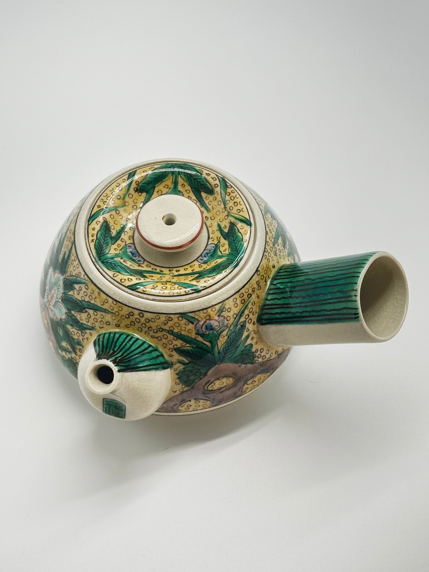 TB64 - Vintage Kutani-yaki Yoshidaya Teapot 九谷焼 吉田屋