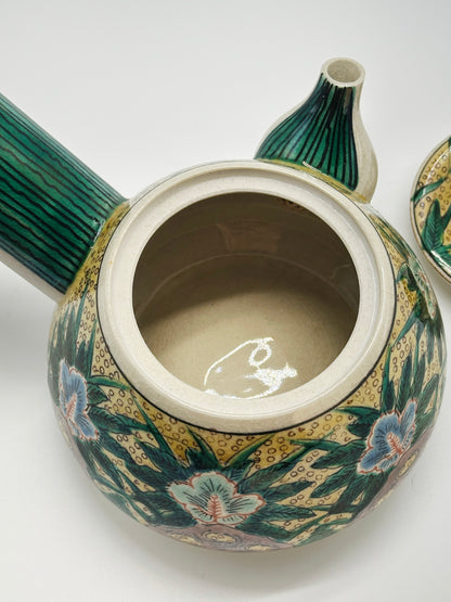 TB64 - Vintage Kutani-yaki Yoshidaya Teapot 九谷焼 吉田屋