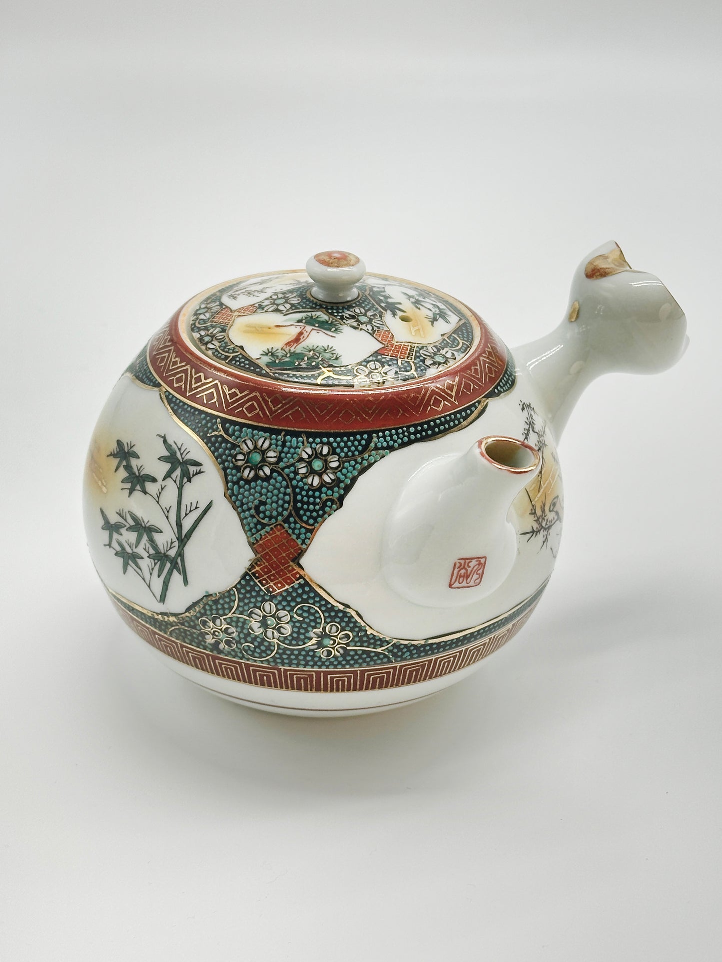 TB58 - Kutani Ware Teapot "Three Friends of Winter" 歳寒三友