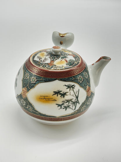 TB58 - Kutani Ware Teapot "Three Friends of Winter" 歳寒三友