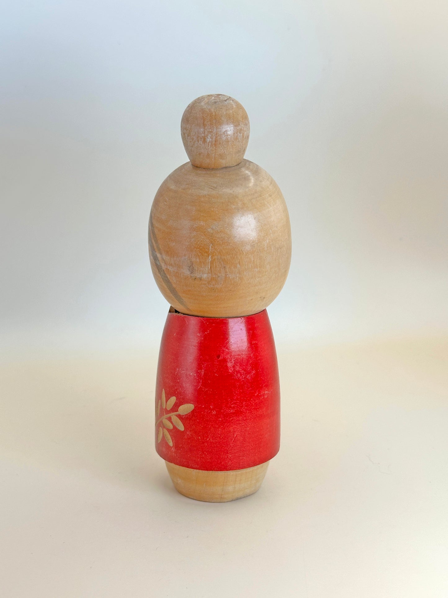 K15084 - Sōsaku Kokeshi by Sato Suigai 佐藤翠涯