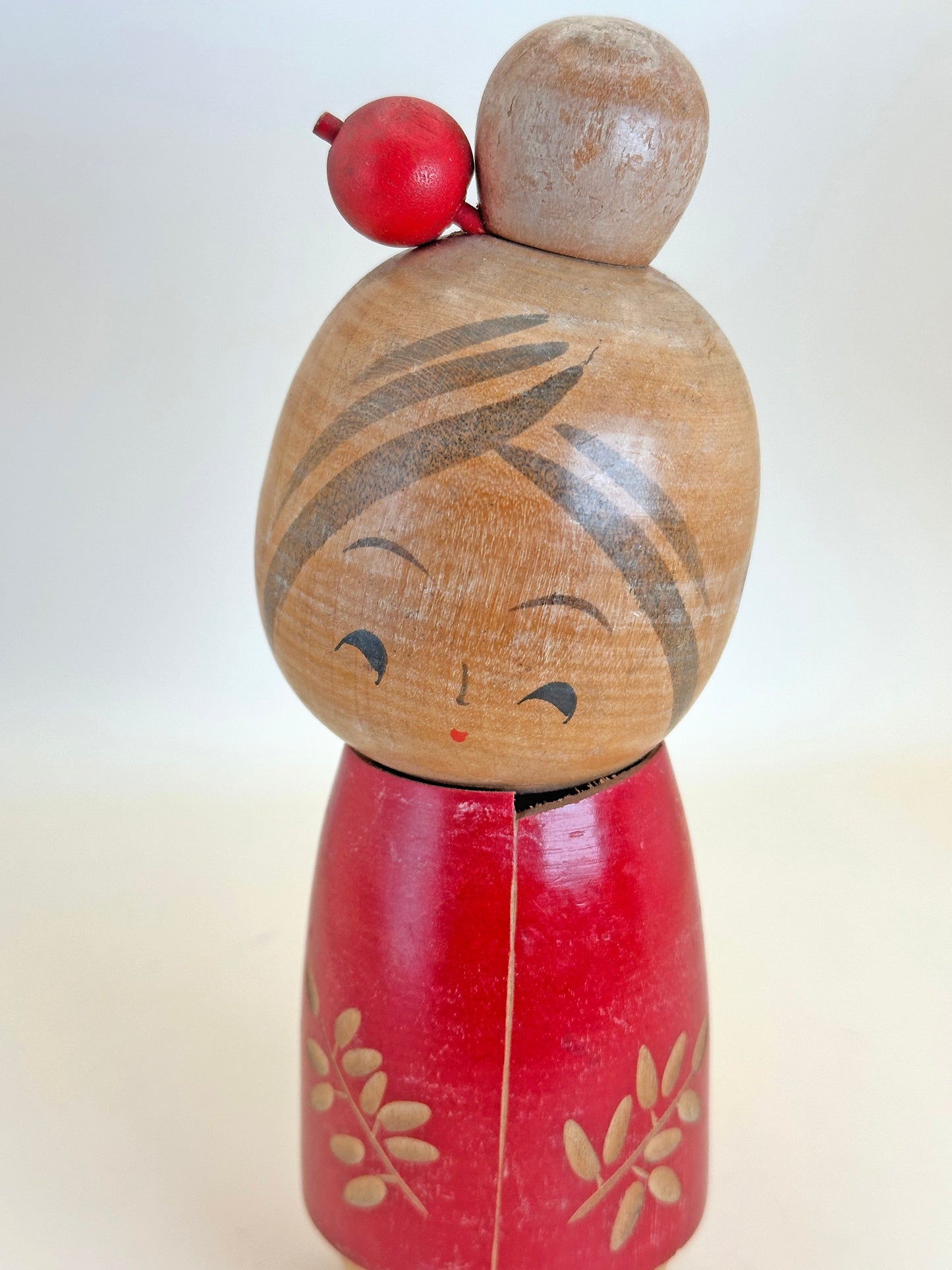 K15084 - Sōsaku Kokeshi by Sato Suigai 佐藤翠涯