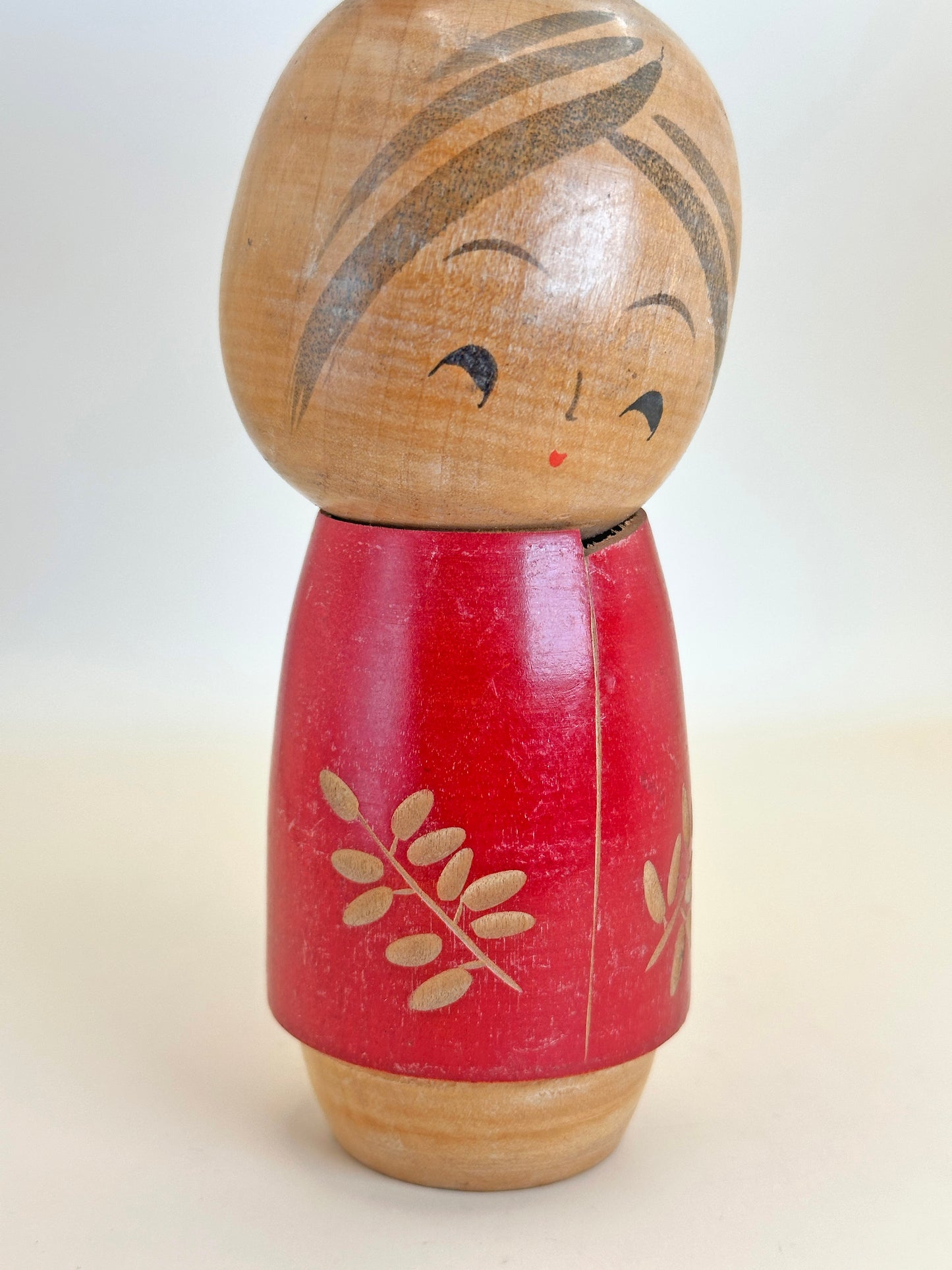 K15084 - Sōsaku Kokeshi by Sato Suigai 佐藤翠涯