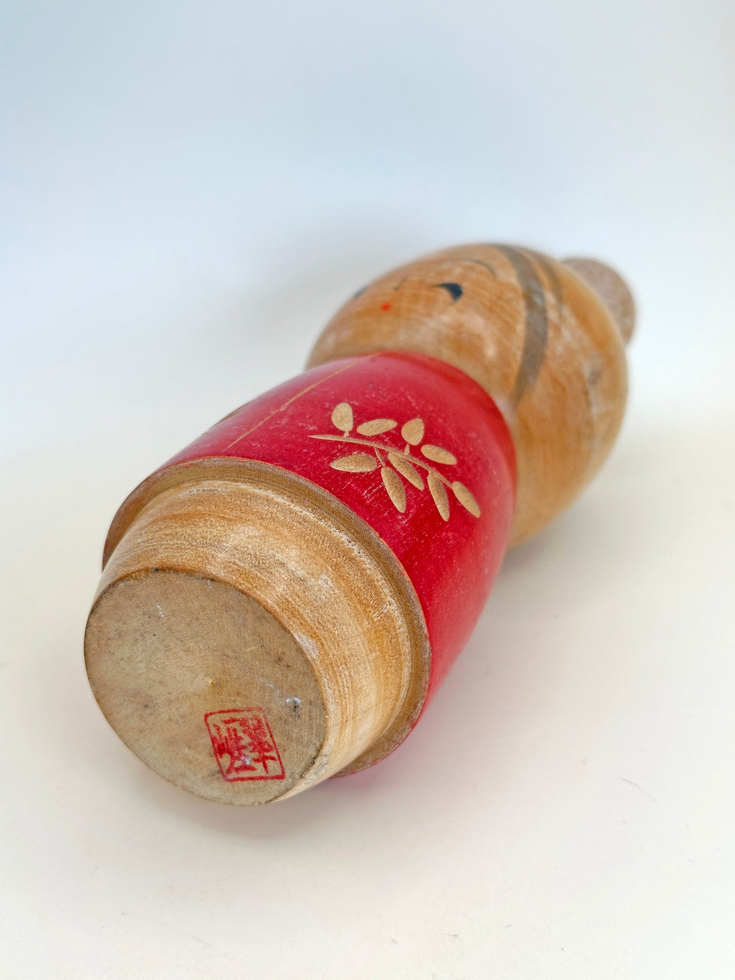 K15084 - Sōsaku Kokeshi by Sato Suigai 佐藤翠涯