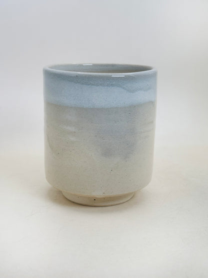 TB323 - Hagi-yaki yunomi / tea cup by Shōgetsu-gama 松月窯