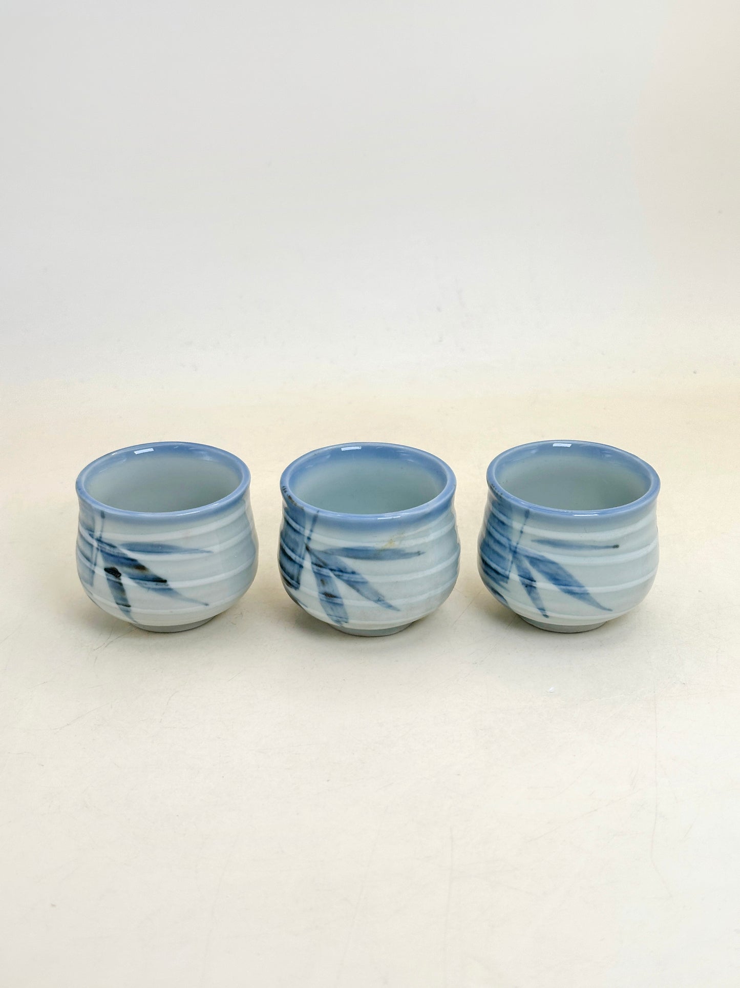 TB322 -  Kutani-yaki guinomi cup set 九谷焼
