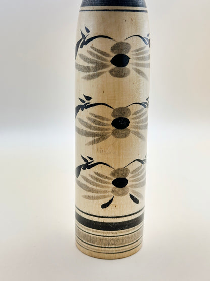 K25061 - Togatta Kokeshi by Tamajiro Murakami 村上玉次郎