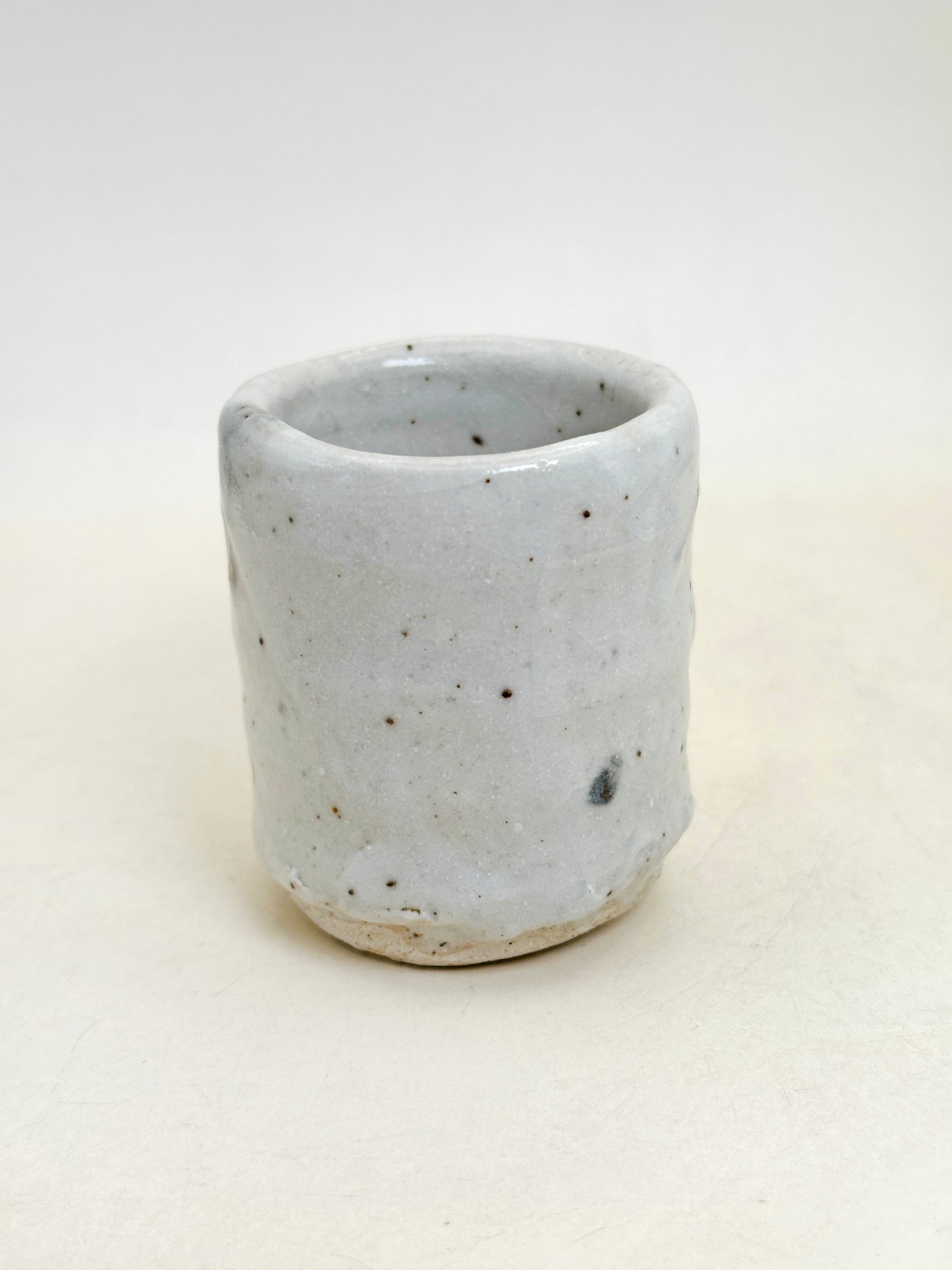 TB327 - Small Shino-yaki Kikōhai cup 志野焼