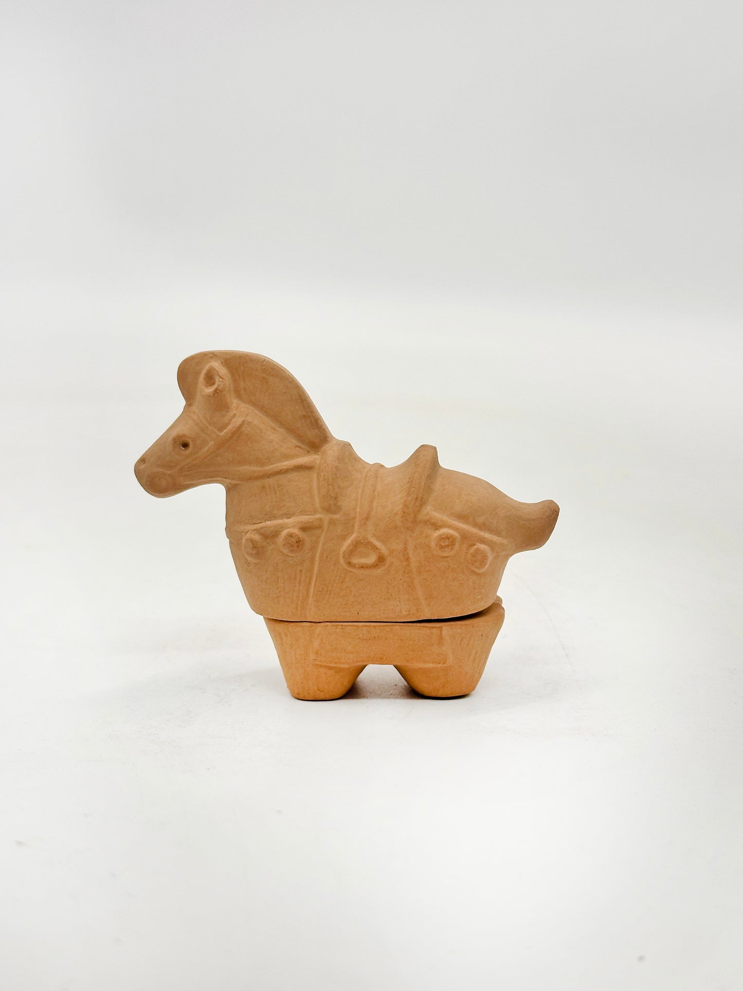 TB213 - Kogo Box of horse haniwa 埴輪