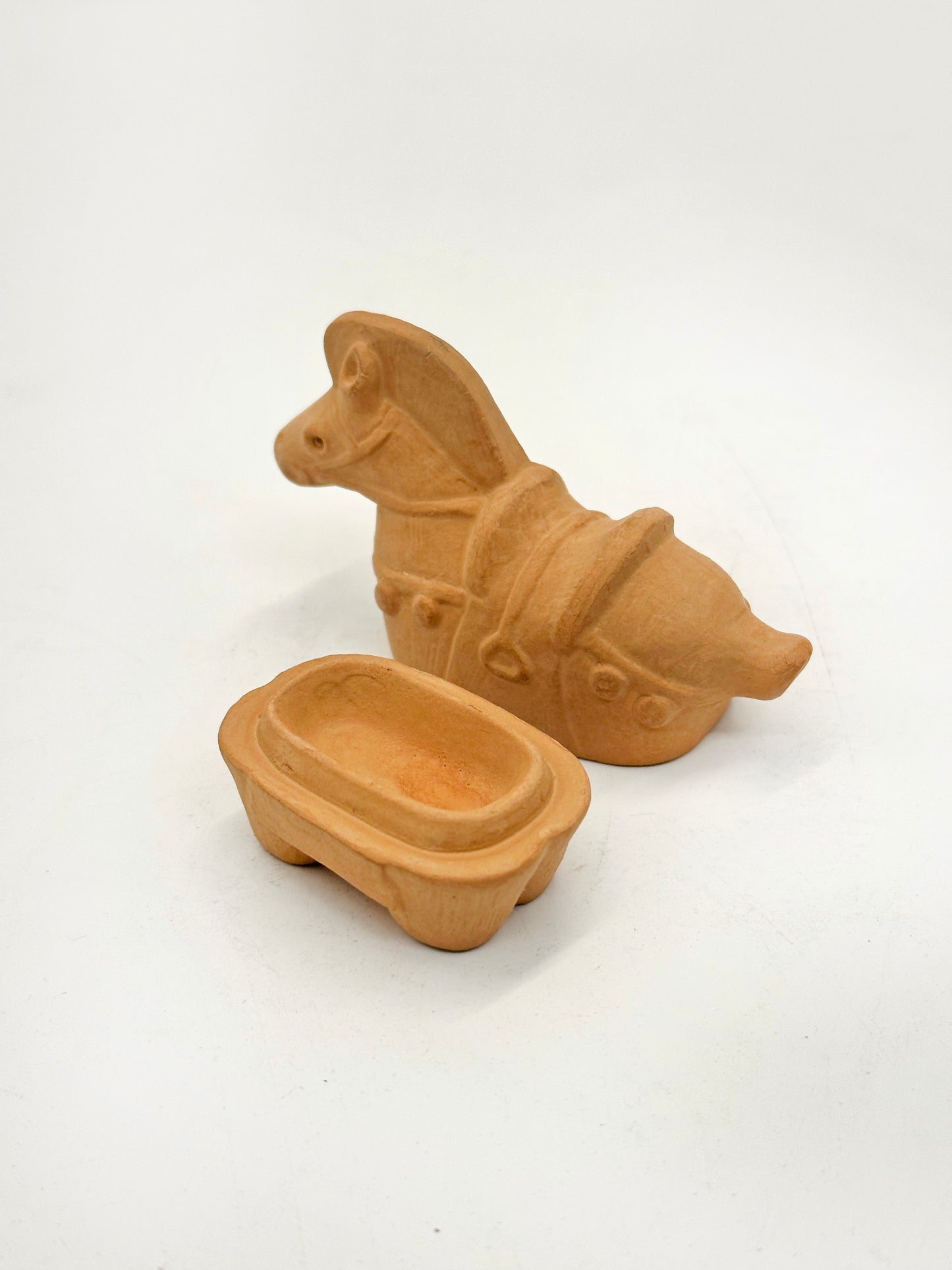 TB213 - Kogo Box of horse haniwa 埴輪