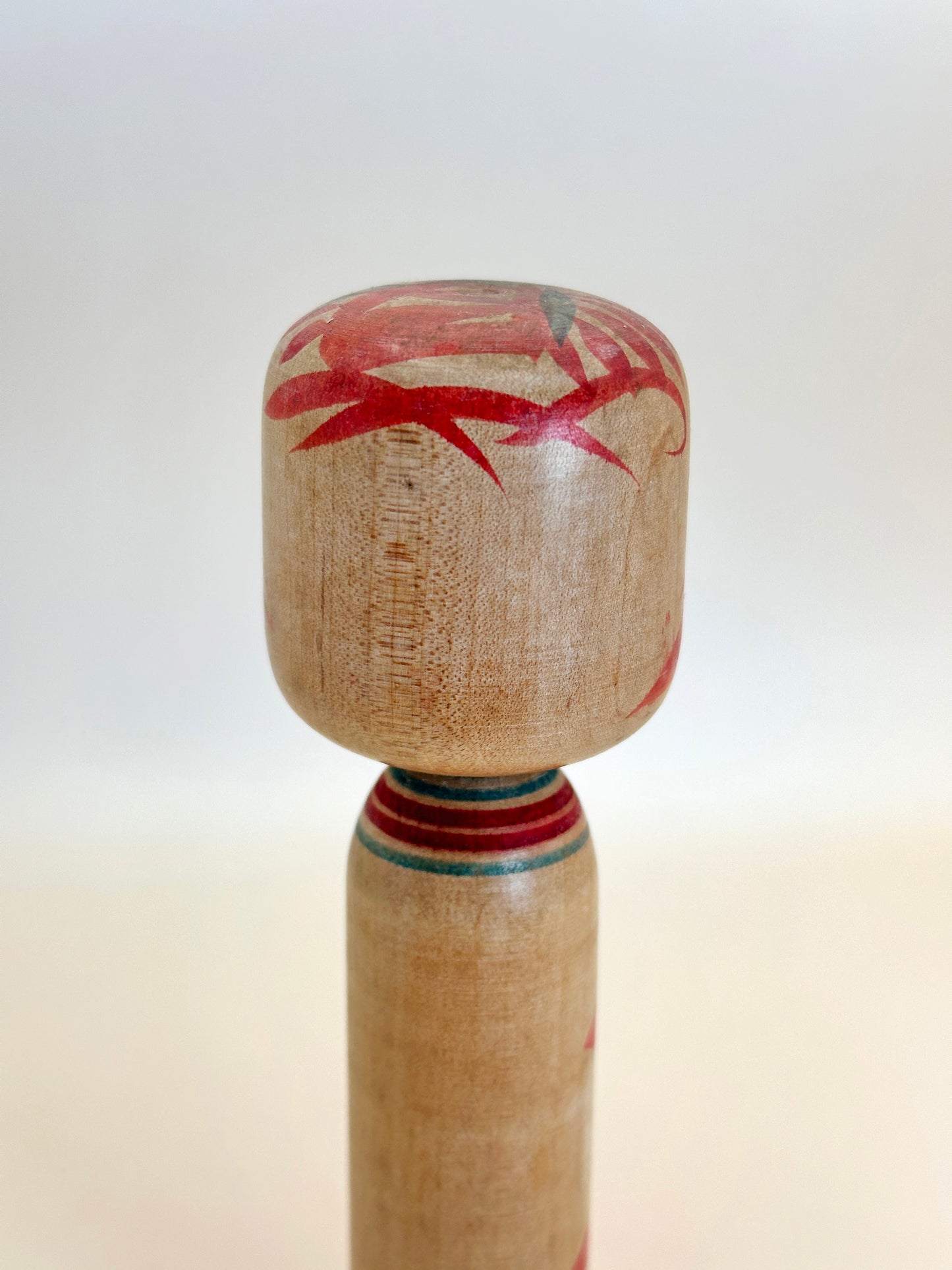 K15087 - Traditional Togatta kokeshi by Fumio Sato 佐藤文男