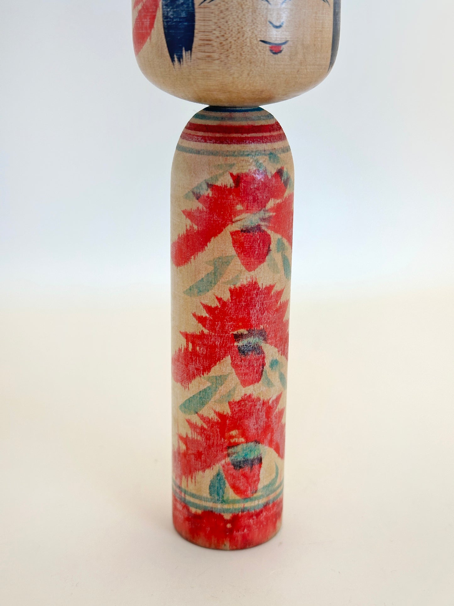 K15087 - Traditional Togatta kokeshi by Fumio Sato 佐藤文男