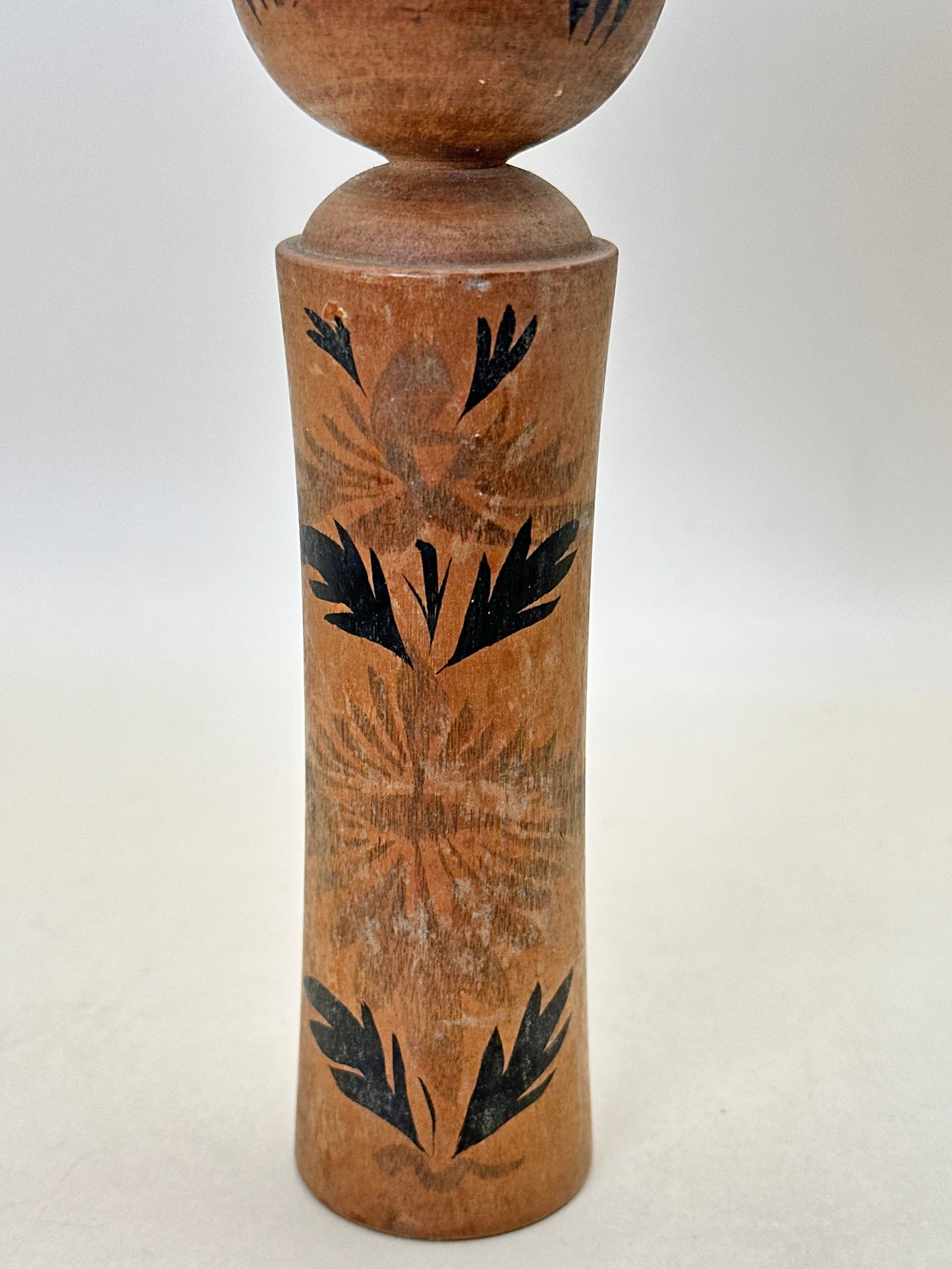 K18143 - Naruko Kokeshi  by Seiji Okazaki 岡崎斉司