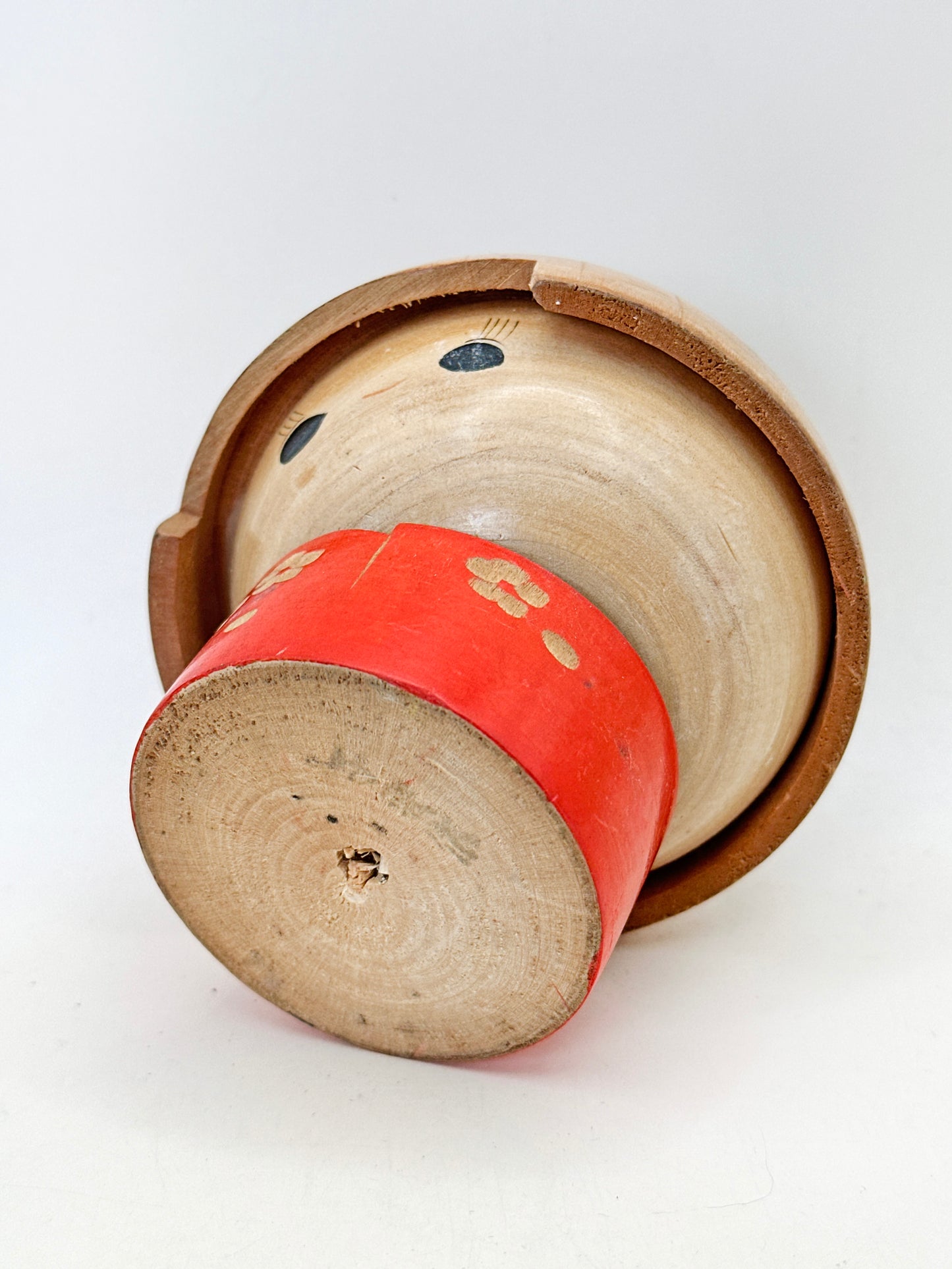 K10201 - Sosaku Peko-chan Kokeshi by Shiun 子雲