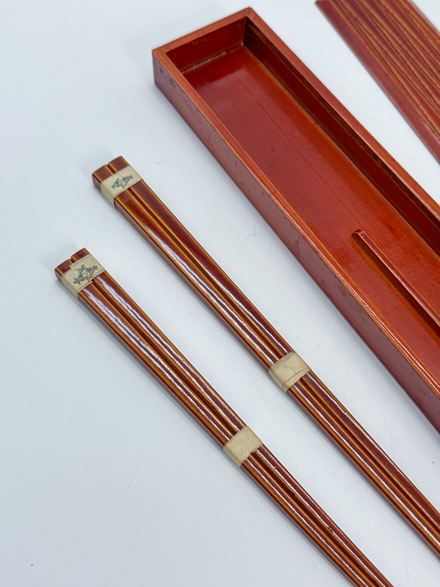 TB353 - Vintage Hida Takayama Shunkei-nuri Chopstick Box 春慶塗