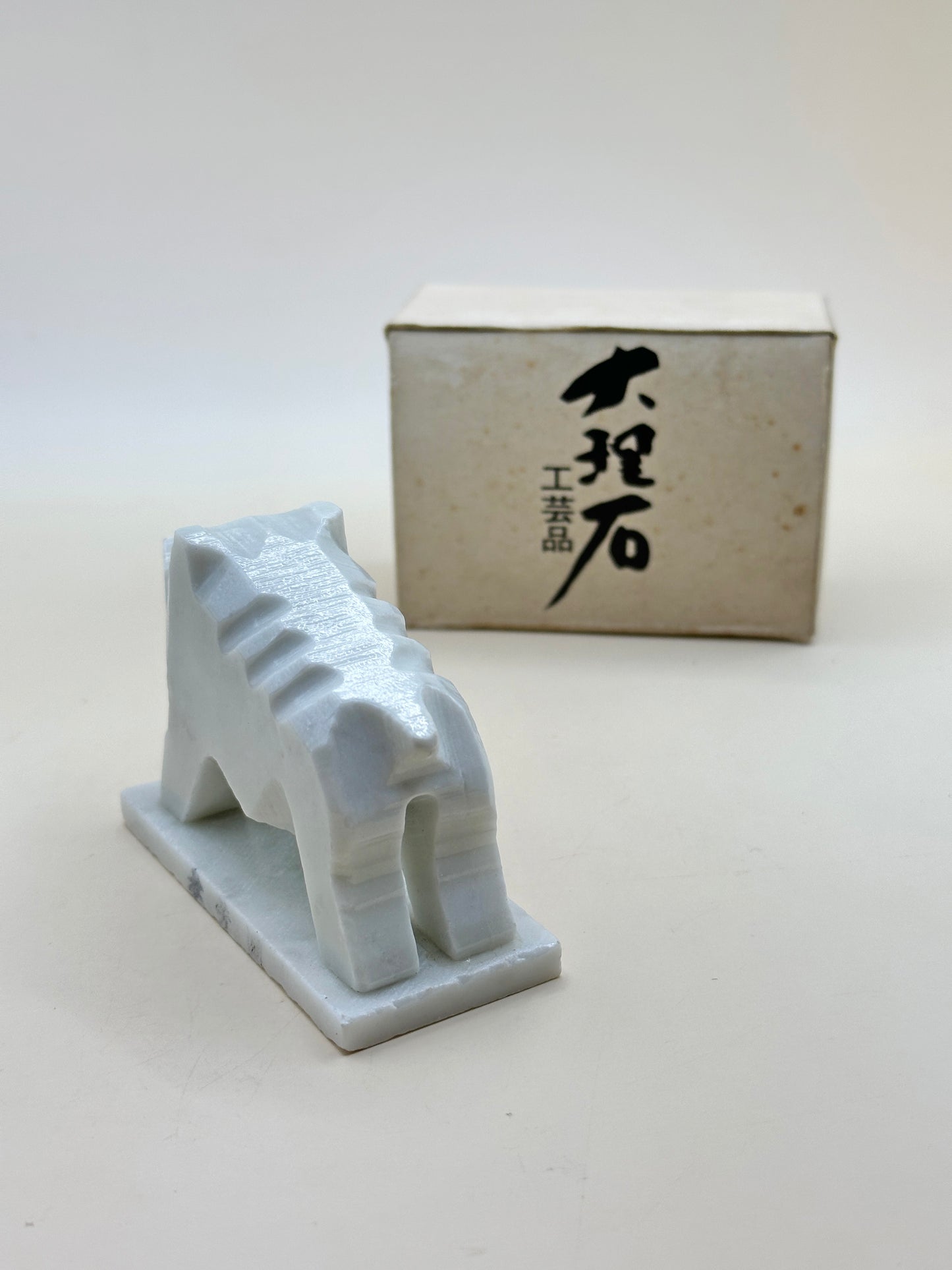 FT247 - Japan White Marble Craft from Akiyoshidō 秋芳洞