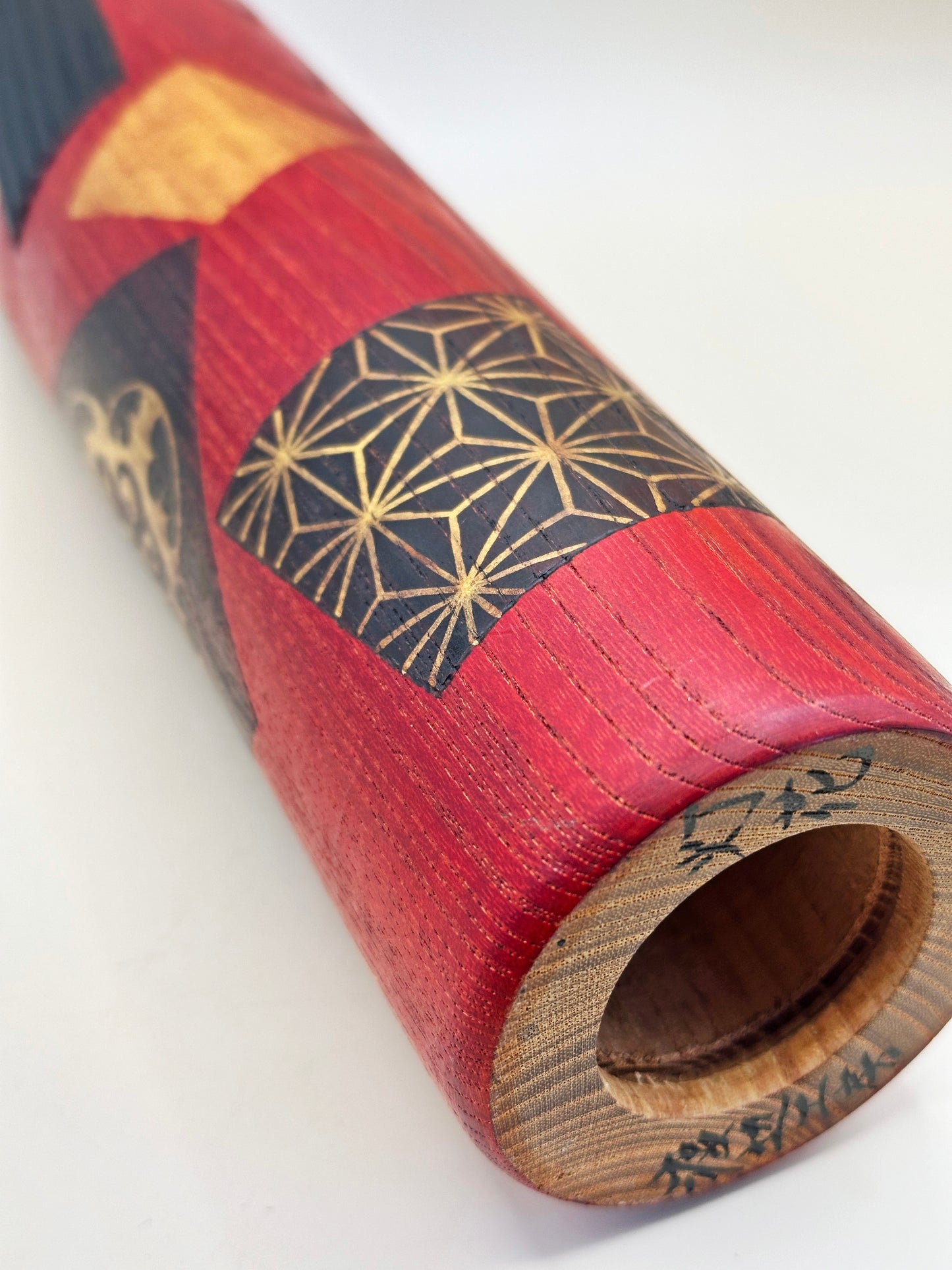 K25071 - Sosaku Light Kokeshi by Watanabe Yuji 渡辺雄二