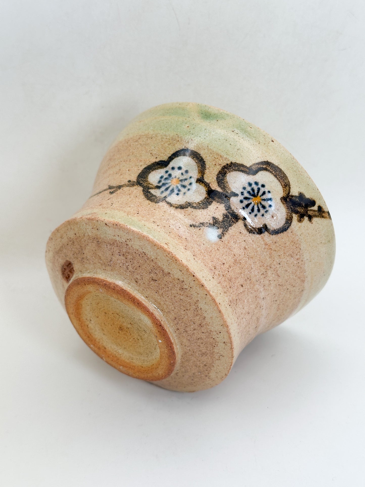 TC125 -  Mino-yaki chawan by Soga Hakuan 曽我伯庵
