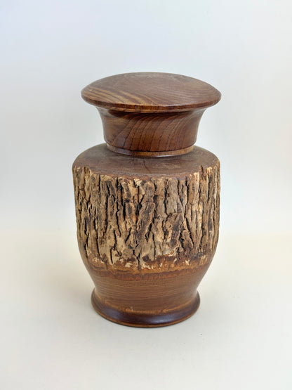 TB94 - Itto-bori Paulownia Wood Tea Caddy 一刀彫 茶筒