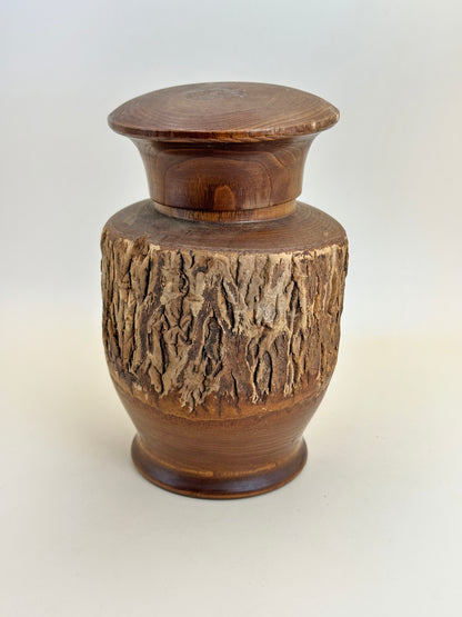TB94 - Itto-bori Paulownia Wood Tea Caddy 一刀彫 茶筒