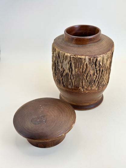 TB94 - Itto-bori Paulownia Wood Tea Caddy 一刀彫 茶筒