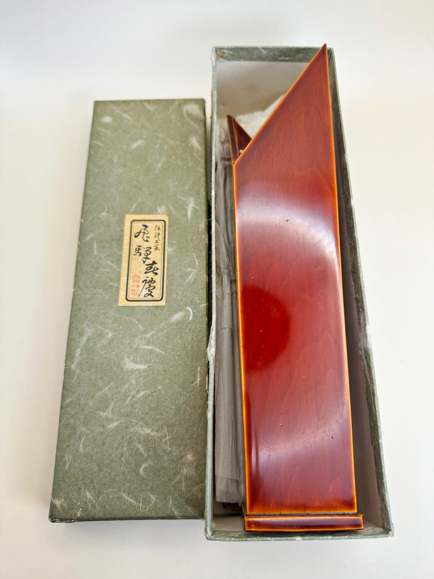 TB96 - Lacquerware Vase of Shunkei-nuri 春慶塗