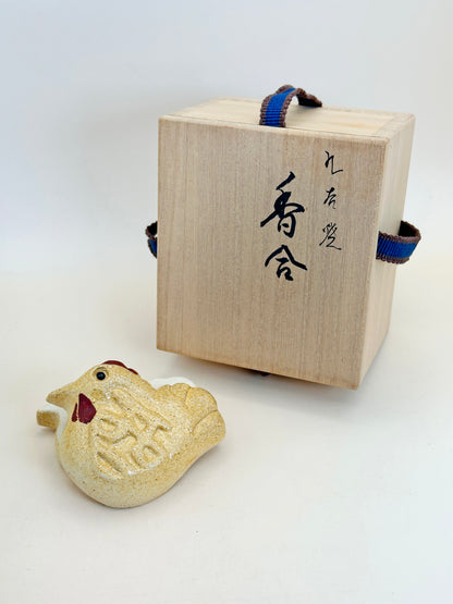 TB101 - Kutani-yaki Incense box by Takashi Kitamura 北村隆