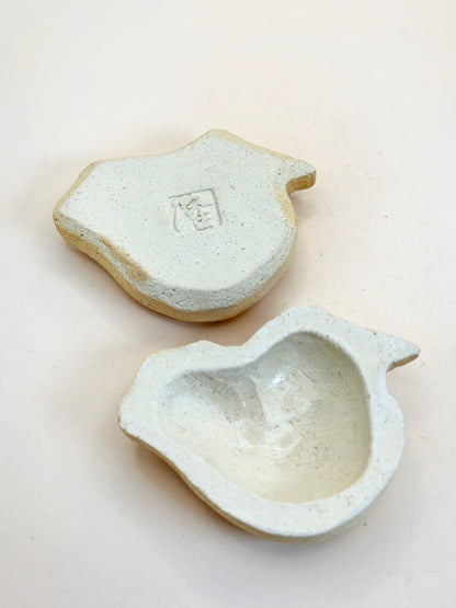 TB101 - Kutani-yaki Incense box by Takashi Kitamura 北村隆