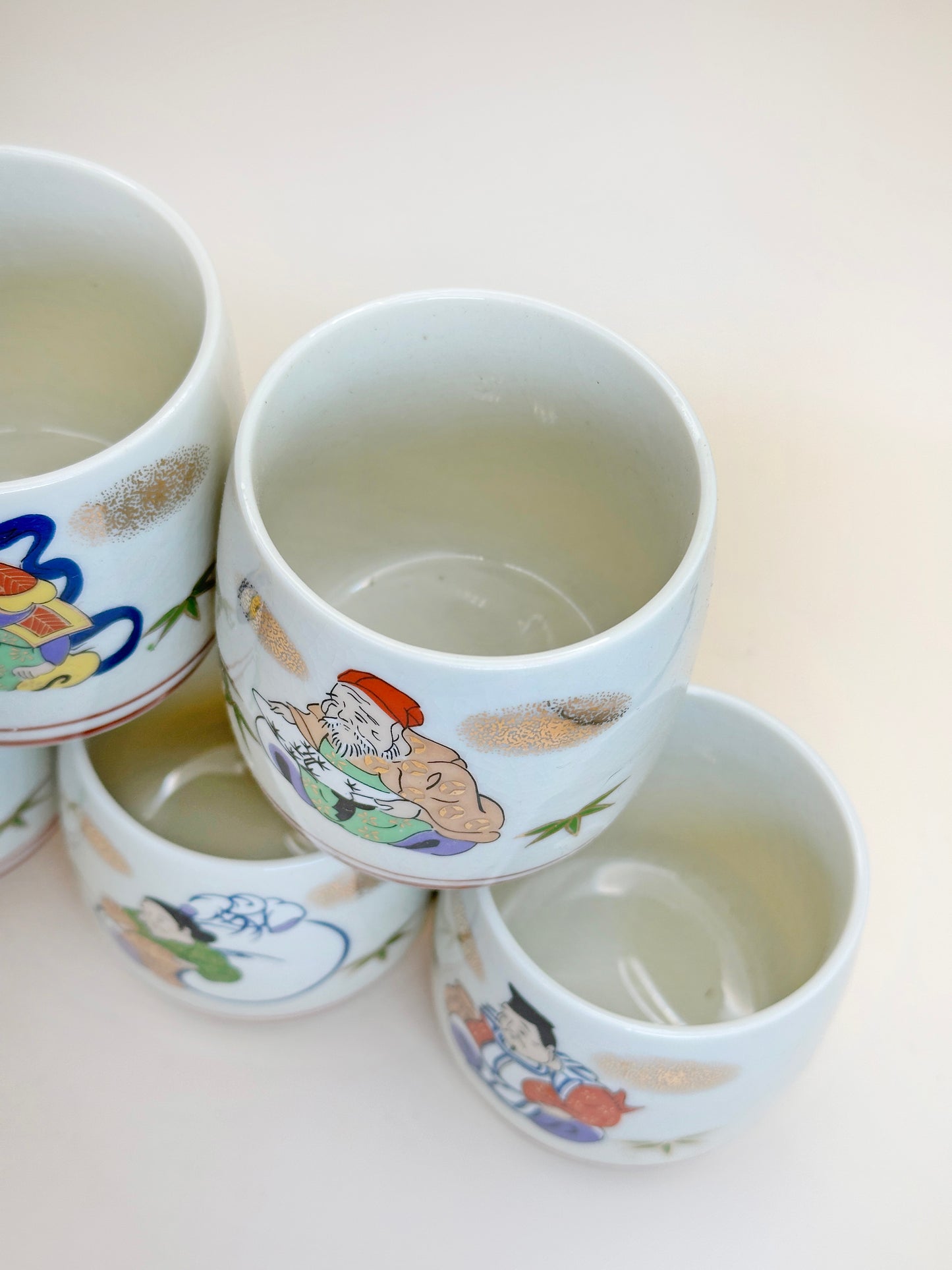 TB98 - Set of Porcelain Tea Cups - 7 Lucky Gods 七福神
