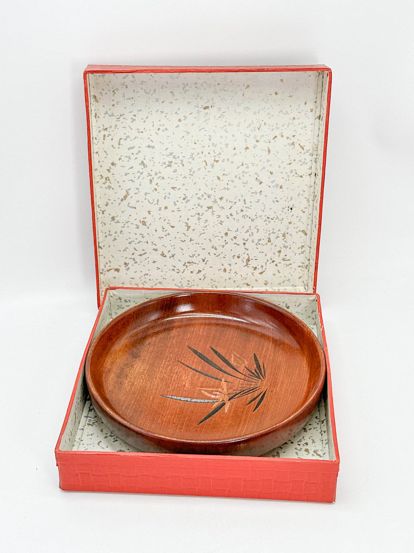 TB365 -  Sanuki-bori wooden kashiki 菓子器