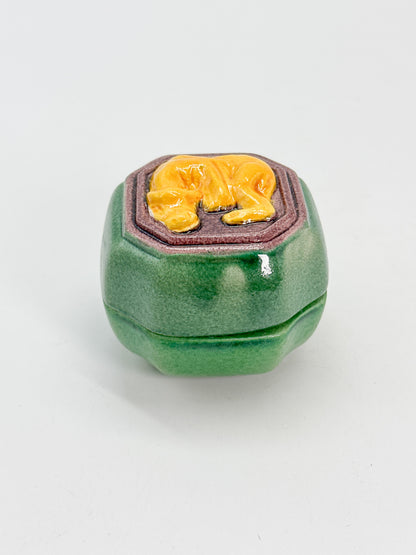 TB367 - Vintage Kōchi-yaki Ox Kogo Box 交趾焼