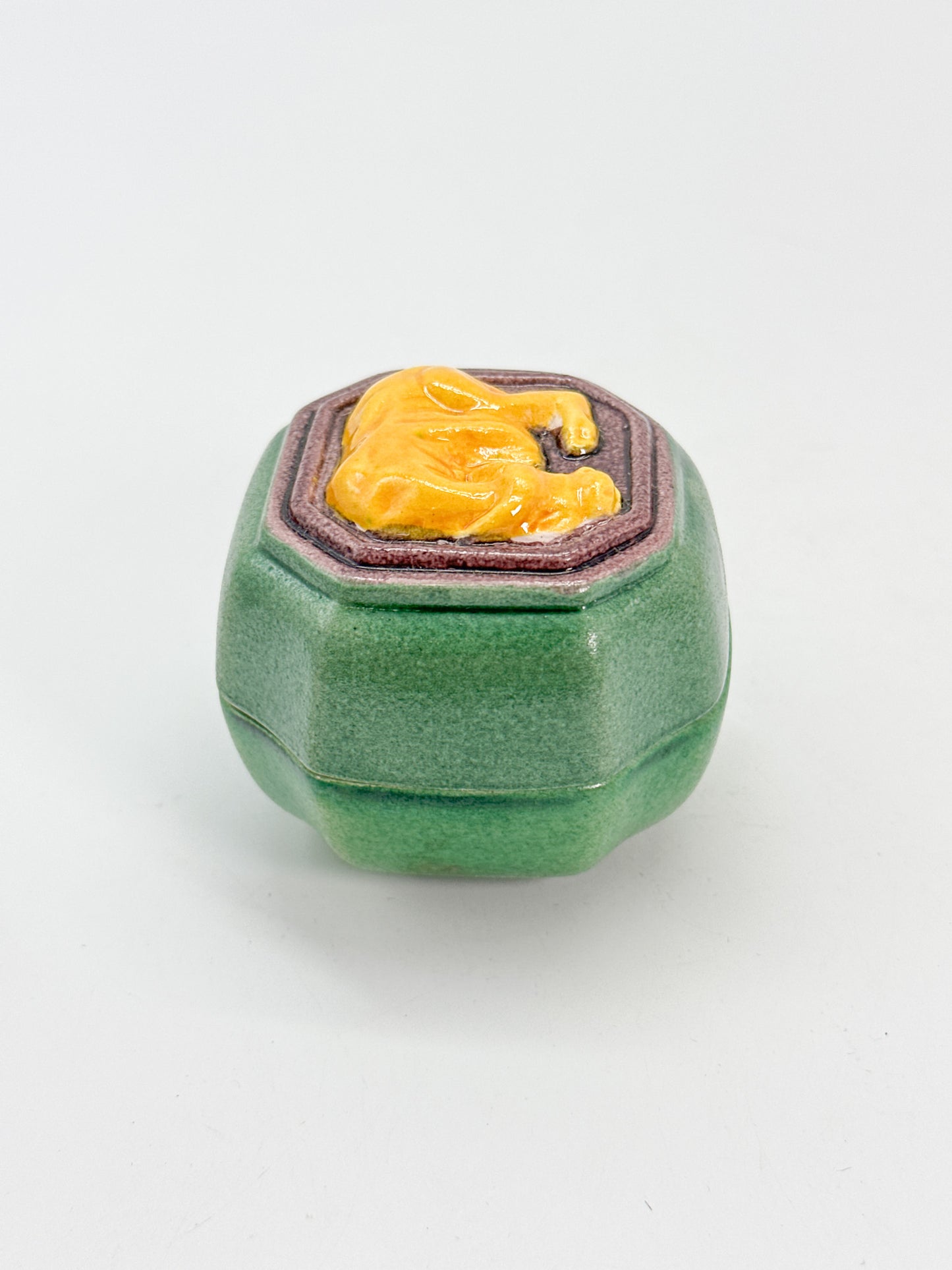 TB367 - Vintage Kōchi-yaki Ox Kogo Box 交趾焼