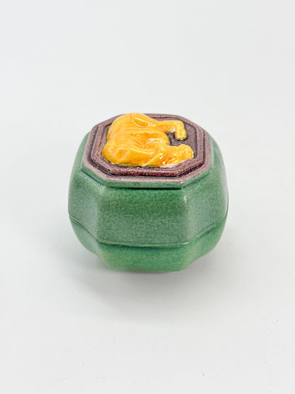 TB367 - Vintage Kōchi-yaki Ox Kogo Box 交趾焼