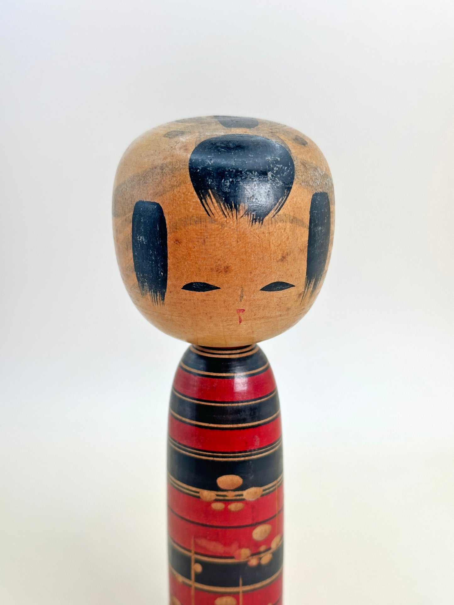 K15100 - Shingata Kokeshi by Shōichi 莊一