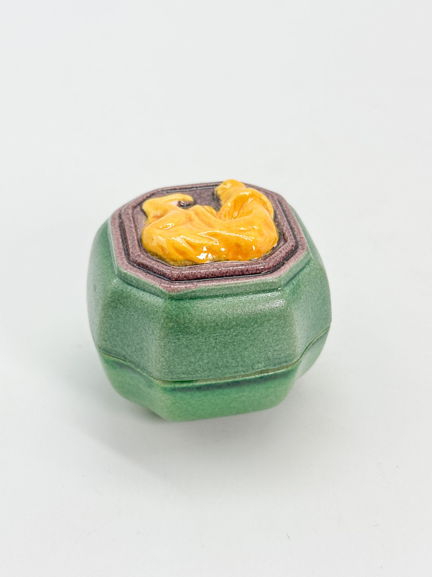 TB367 - Vintage Kōchi-yaki Ox Kogo Box 交趾焼