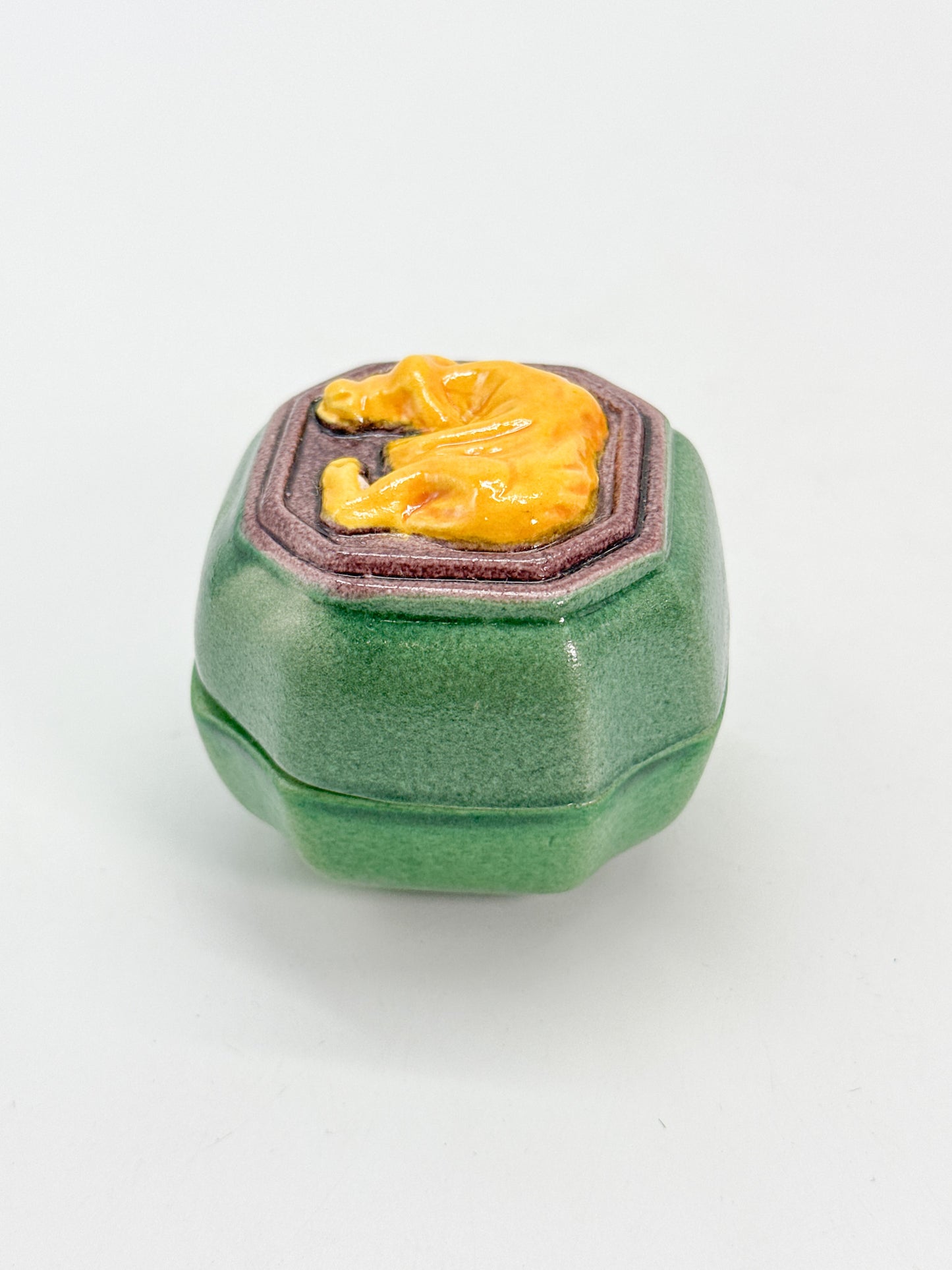 TB367 - Vintage Kōchi-yaki Ox Kogo Box 交趾焼