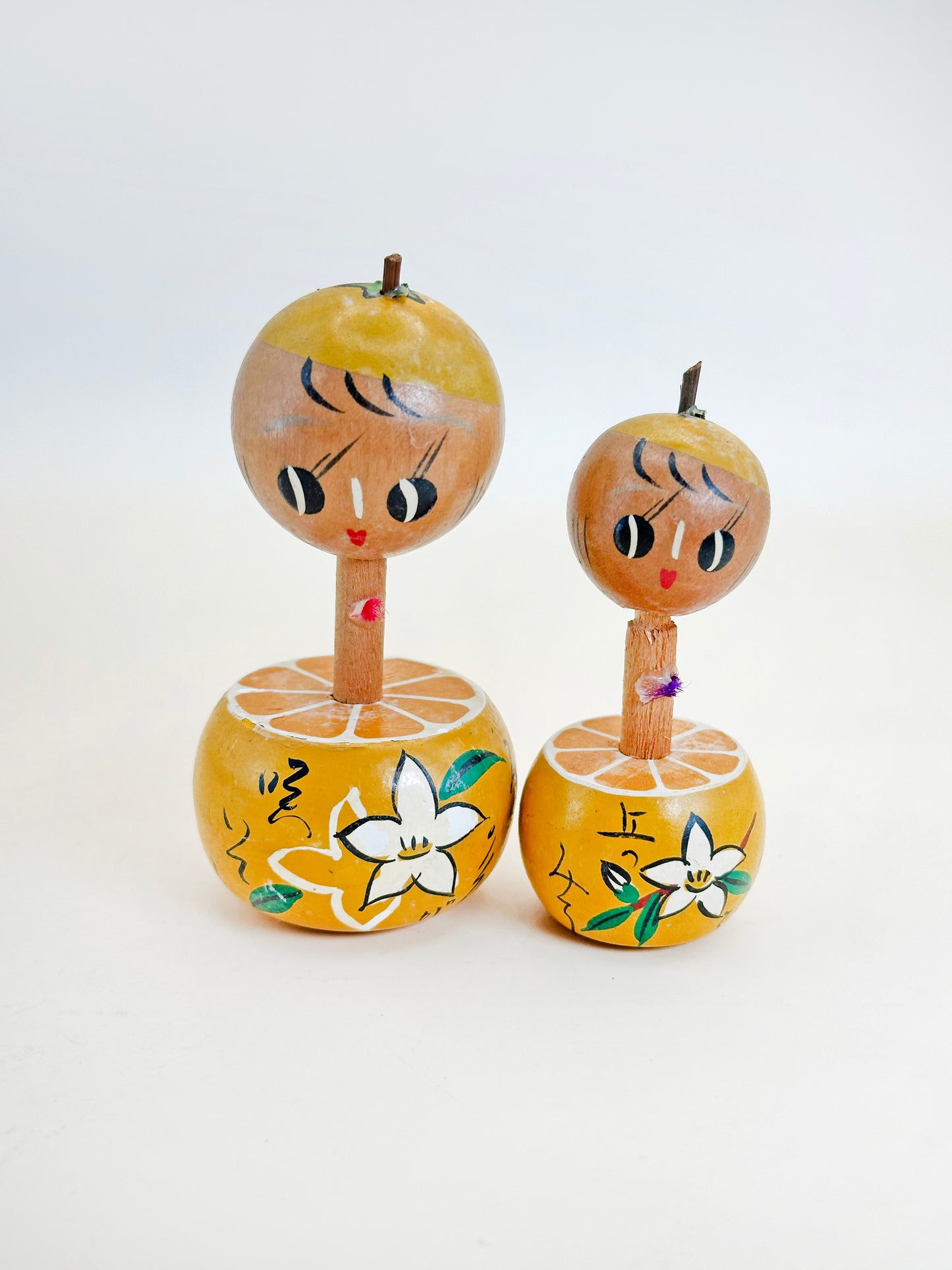 K05047 - Omiyage Mikan Kokeshi Shirahama 白浜町