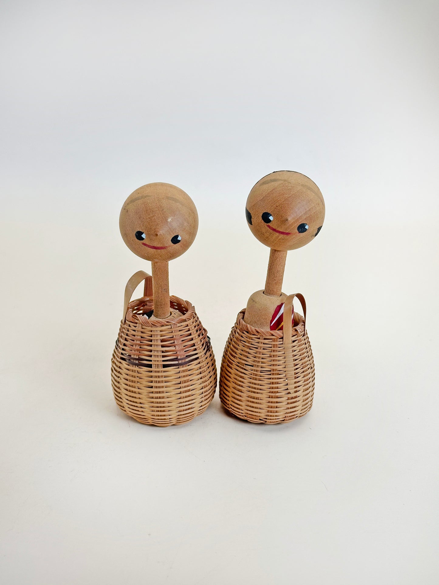 K10196 - Omiyage kokeshi of Izumeko いづめこ