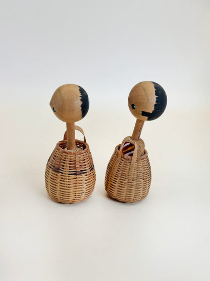 K10196 - Omiyage kokeshi of Izumeko いづめこ