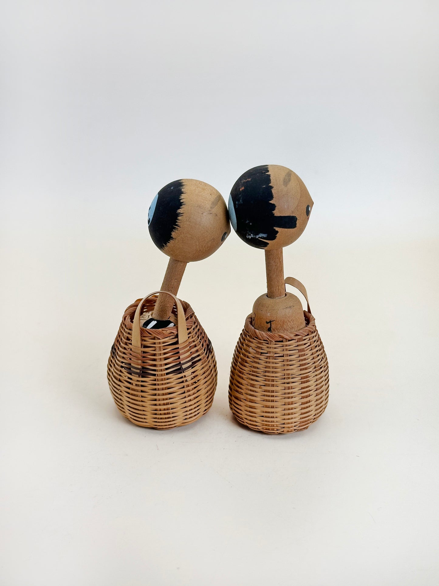 K10196 - Omiyage kokeshi of Izumeko いづめこ