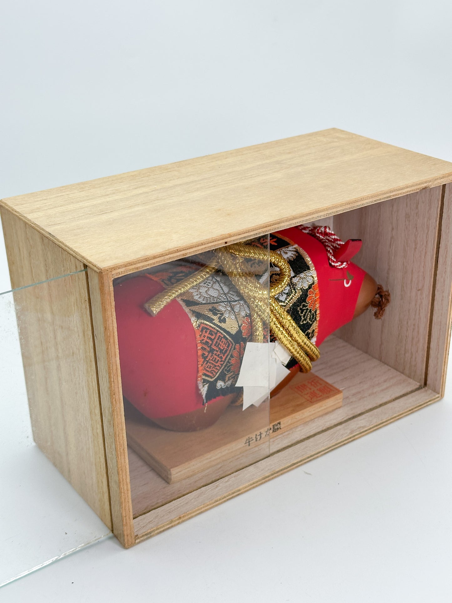 FT526 -  Folk Crafts of Wish-Making Oxen 願かけ牛