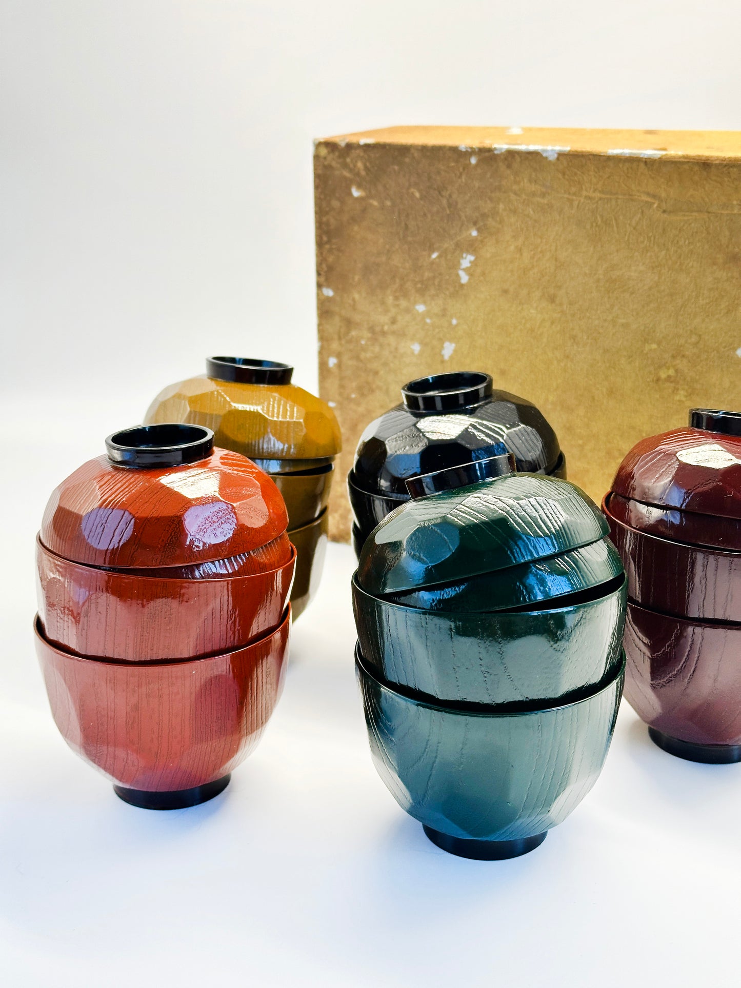 TB109 - Lacquered Japanese Soup Bowls with Lids 本漆塗り